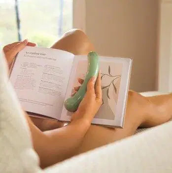 Green Aventurine Crystal Wand • Pleasure • Dildo • Heart Chakra • Australia • Aurora • Green light to Growth • Abundance •.Healing— Growth & Heart Expansion • Gaiae